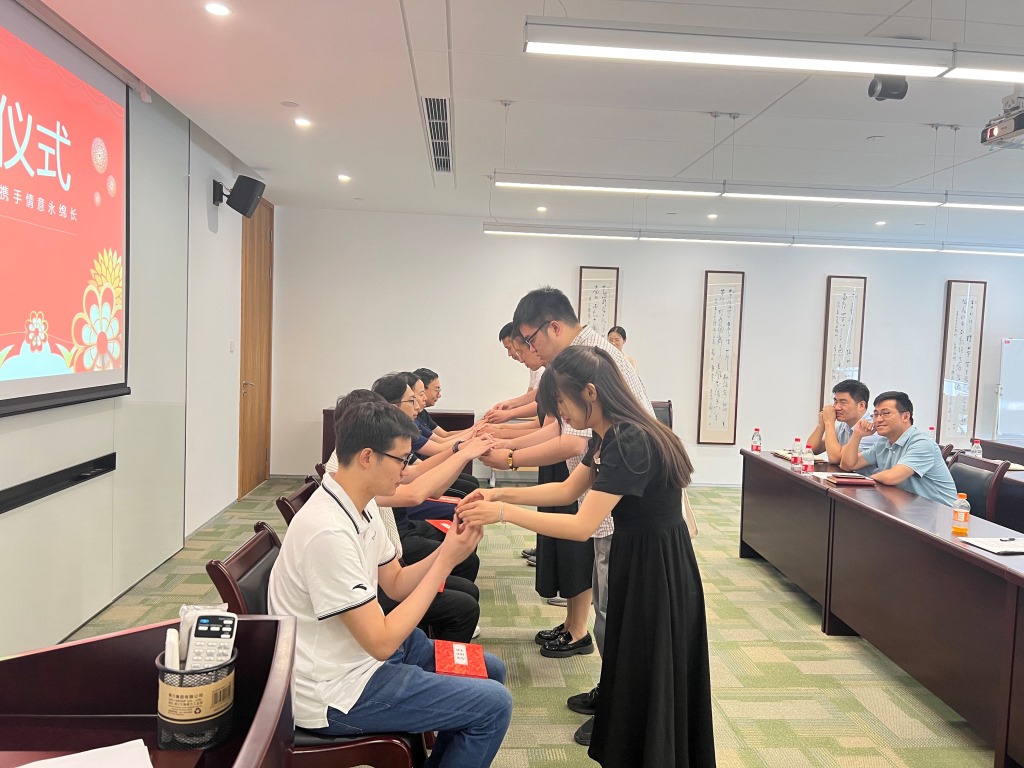 年中会议-拜师3.jpg